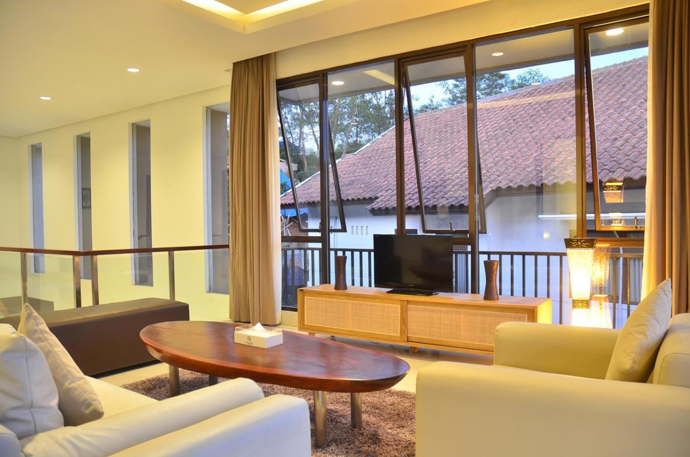 Oyama City View Villa 4 Bedrooms With A Private Swimming Pool บันดุง ภายนอก รูปภาพ