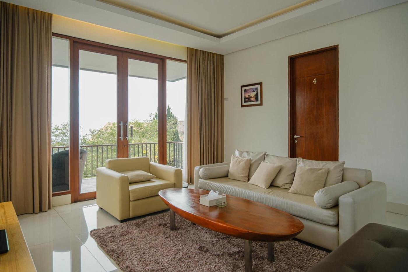 Oyama City View Villa 4 Bedrooms With A Private Swimming Pool บันดุง ภายนอก รูปภาพ