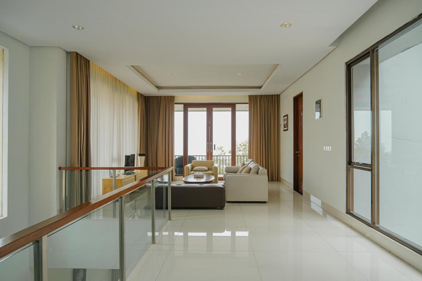 Oyama City View Villa 4 Bedrooms With A Private Swimming Pool บันดุง ภายนอก รูปภาพ